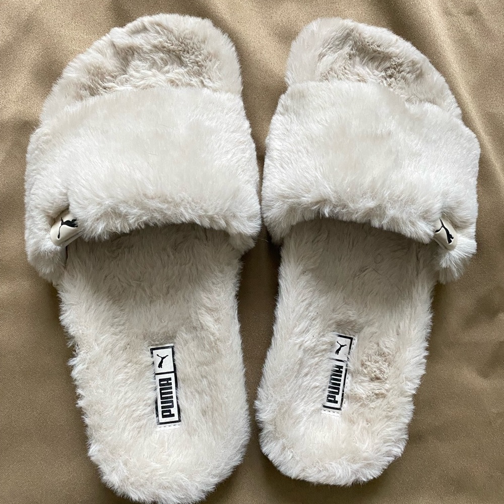 PUMA Leadman Fluffy Slides NWOT